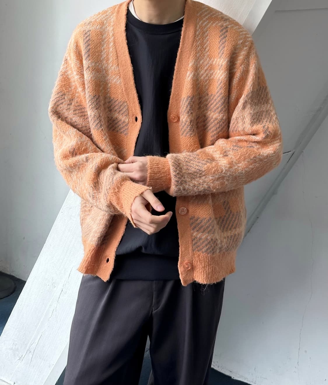 Middle gauge pattern over knit cardigan 상품이미지8