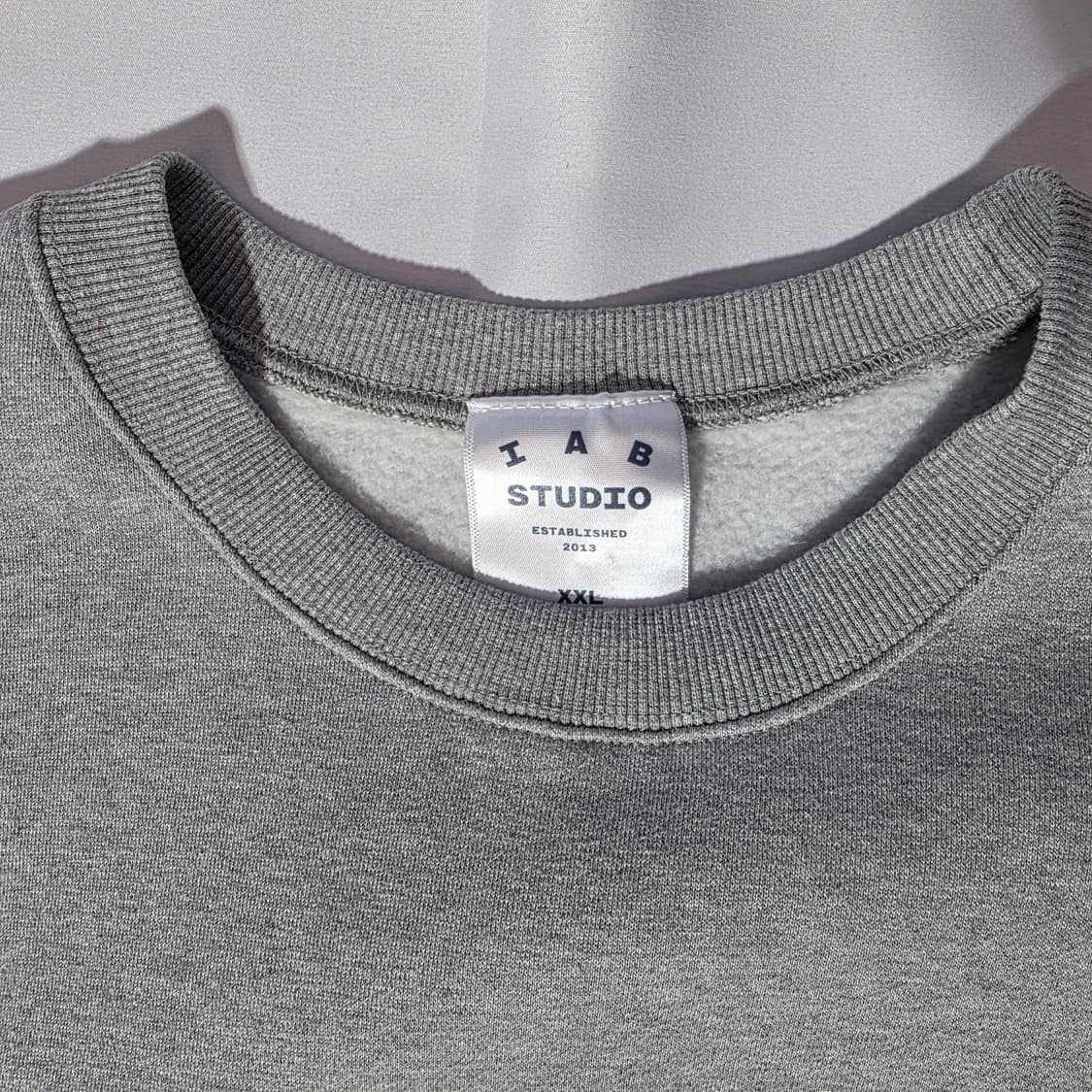 [2XL]아이앱 스튜디오 엠보스 스웻셔츠 상품이미지3