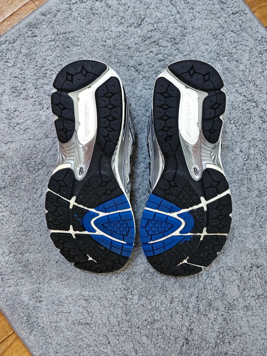 뉴발란스 1906R 240 상품이미지7