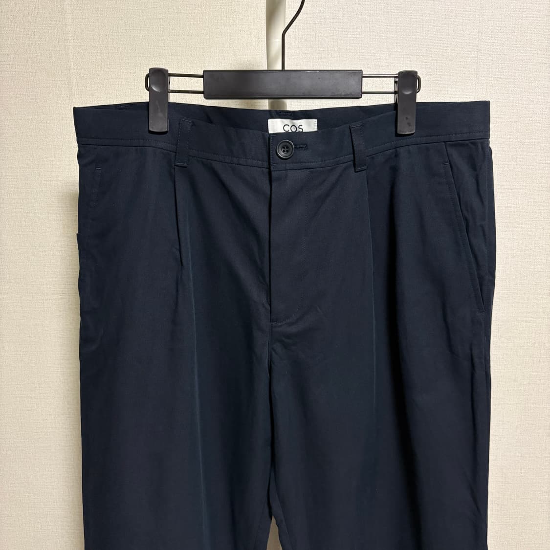 (새제품) 코스 원턱 치노 팬츠 / 네이비, 52(34) 상품이미지2