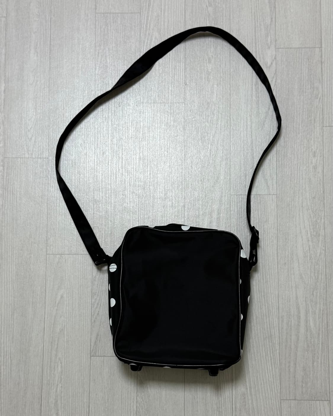 에이프릴에잇X베테제 도트 미니 크로스백 상품이미지2