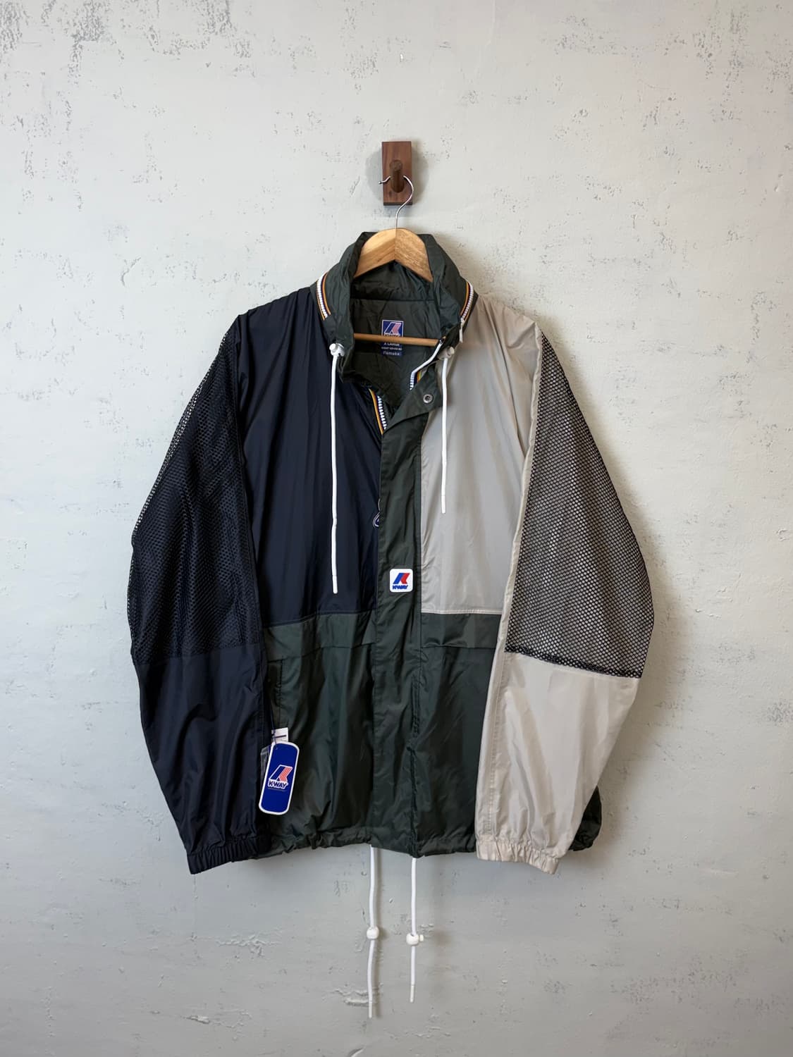 새상품 까웨 리메이크 바람막이 상품이미지1