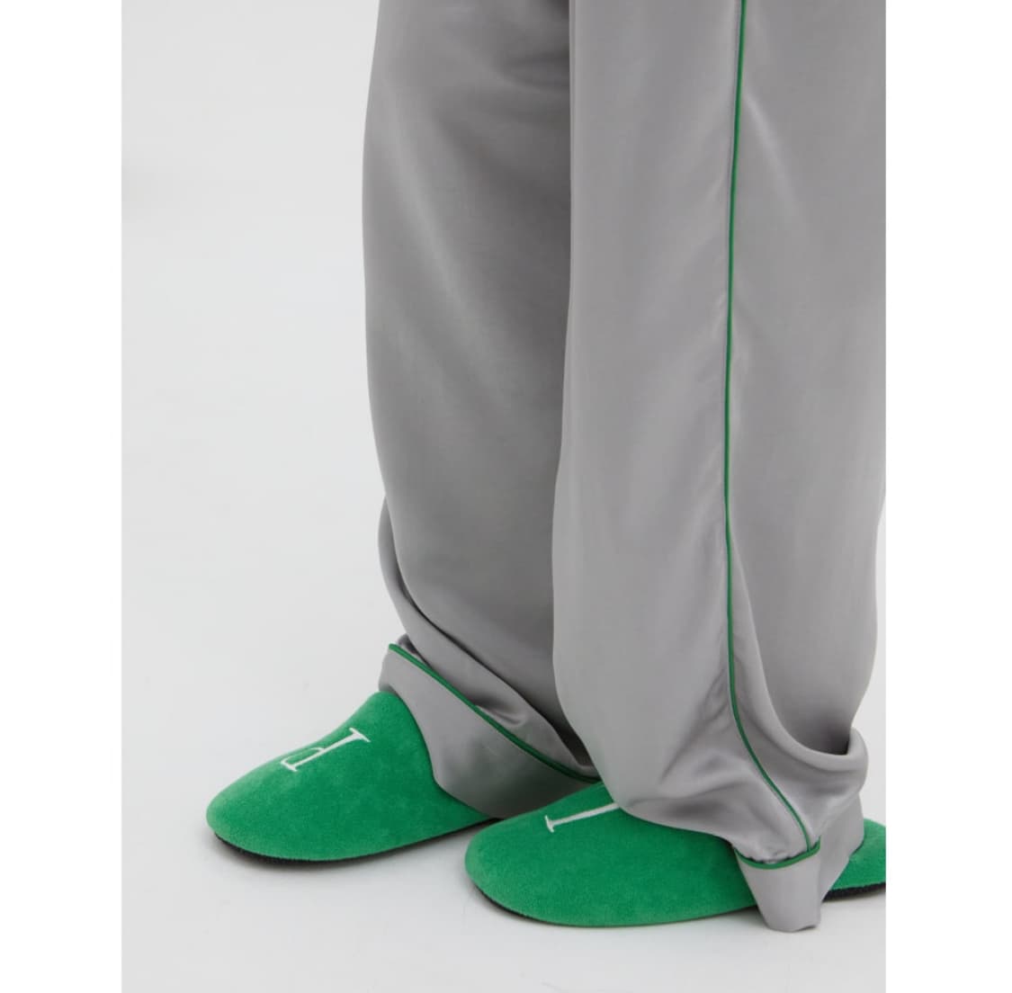 프랭클리 실키 새틴 파자마 세트 그레이 상품이미지2