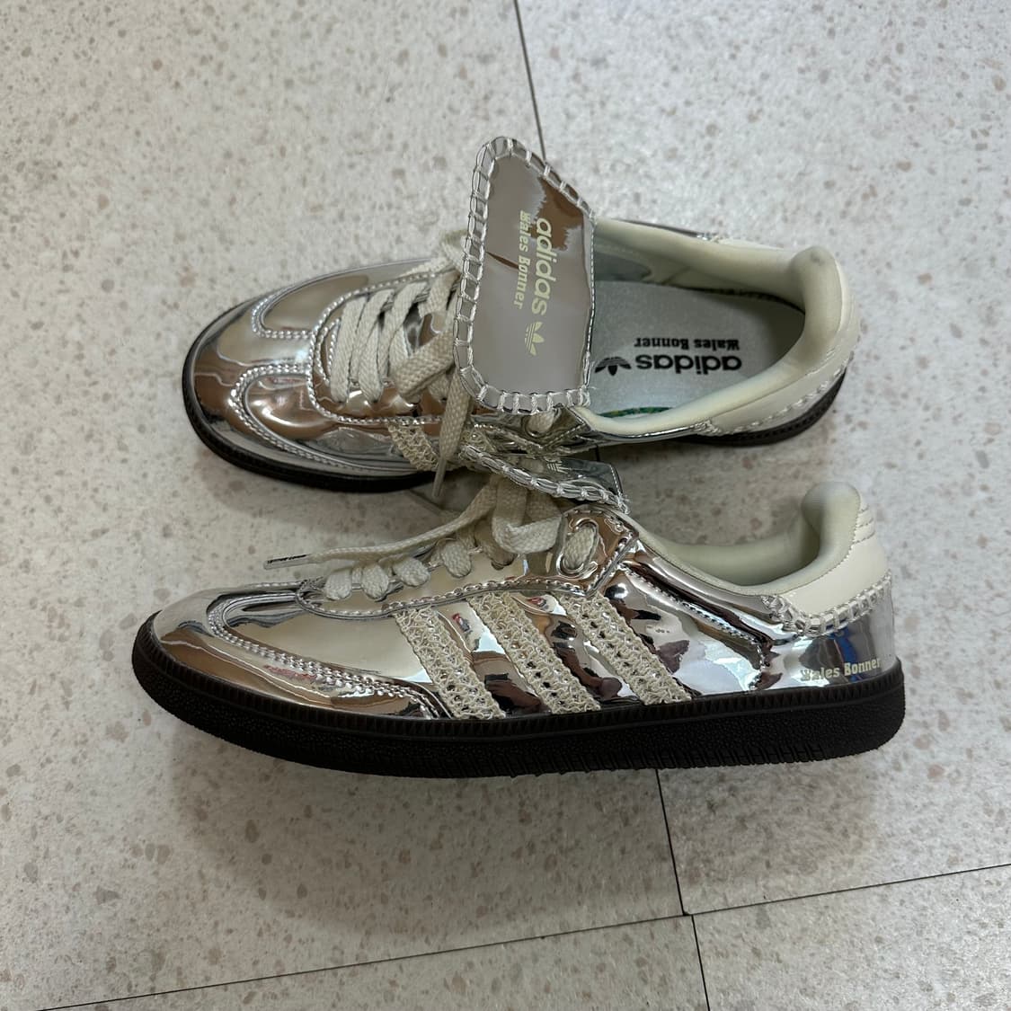 아디다스 x 웨일스 보너 삼바 실버 메탈릭 245 상품이미지2