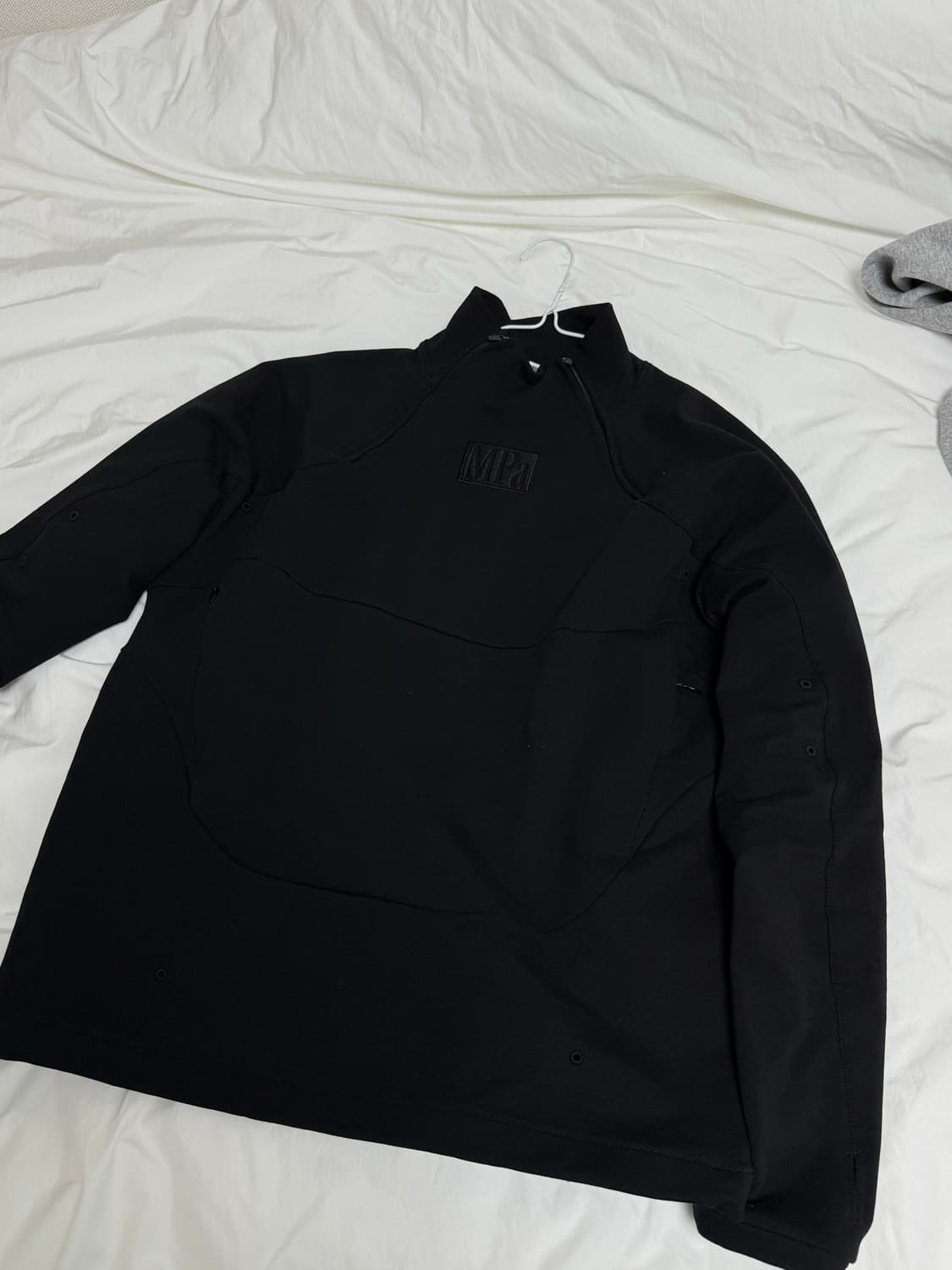 플라스틱프로덕트 MPa SOFT-SHELL HALF ZIP 상품이미지1