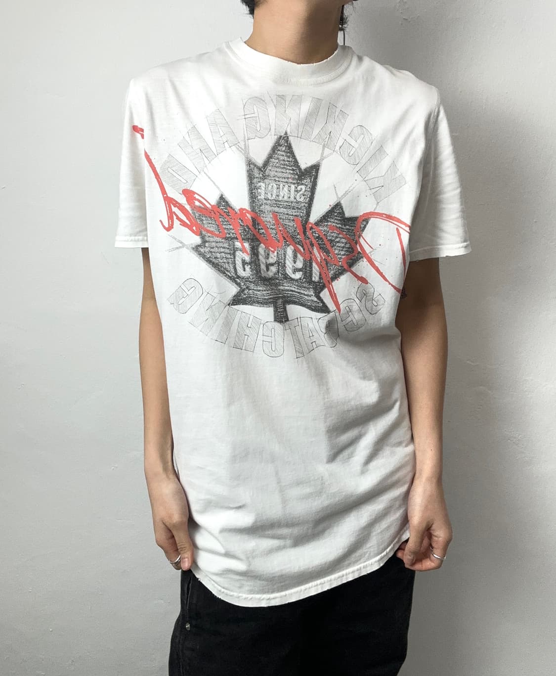 DSQUARED2 Maple Leaf Distressed Graphic  상품이미지2