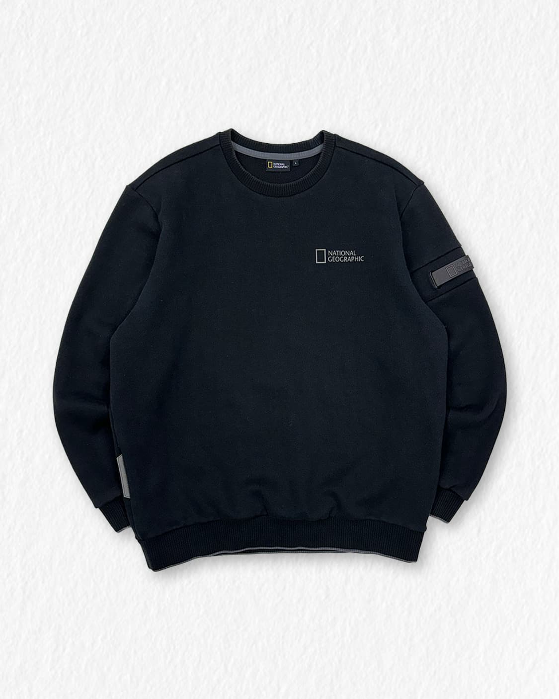 내셔널지오그래픽 맨투맨 블랙 상품이미지1