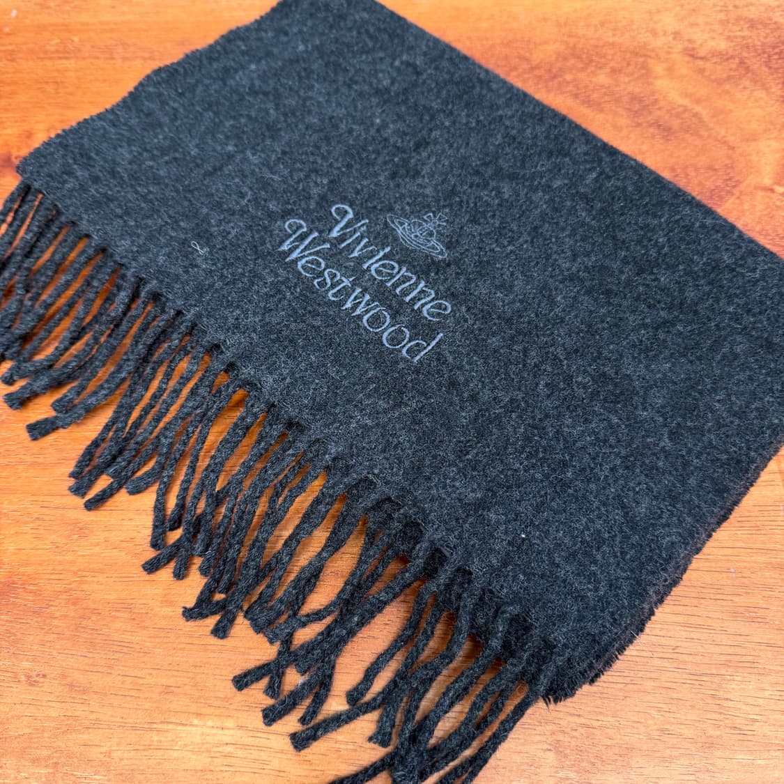 비비안 웨스트우드 울 머플러 상품이미지1