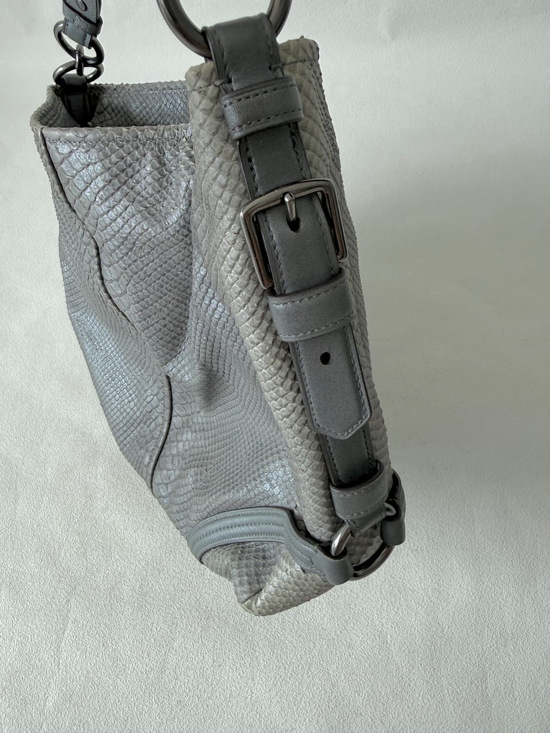 코치(COACH) 파이톤 패턴 숄더백 상품이미지4