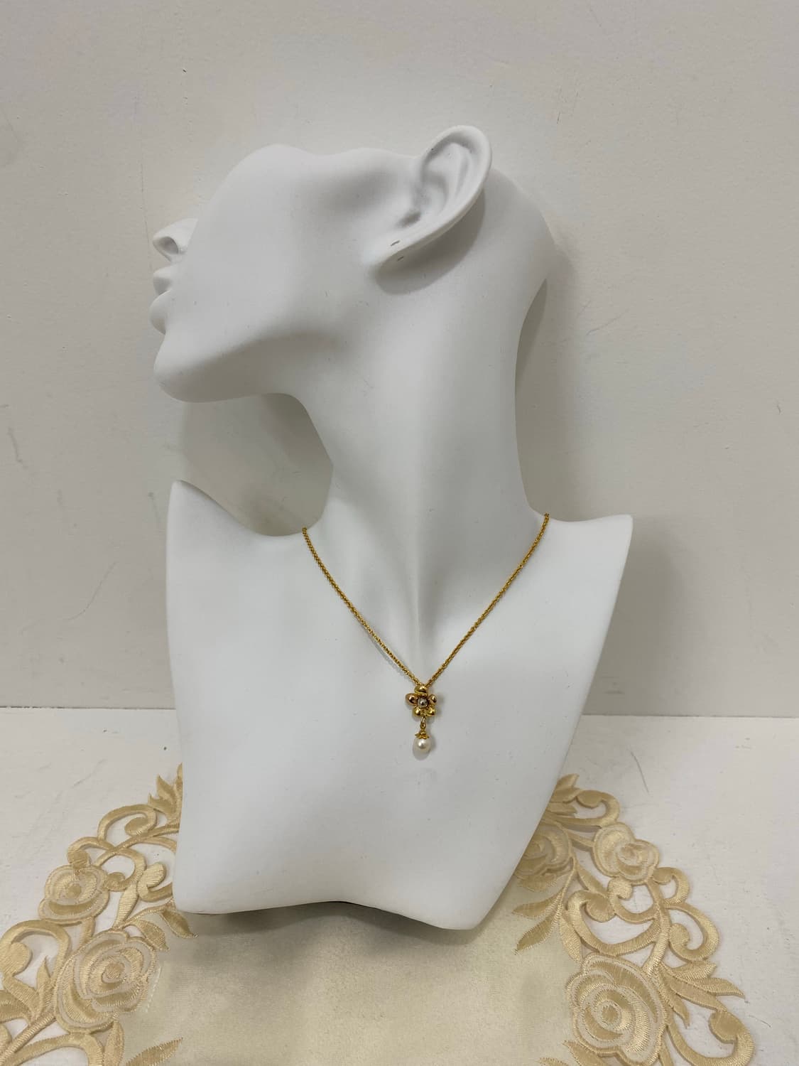 Courrèges 골드 플라워 진주 드롭 목걸이 상품이미지5