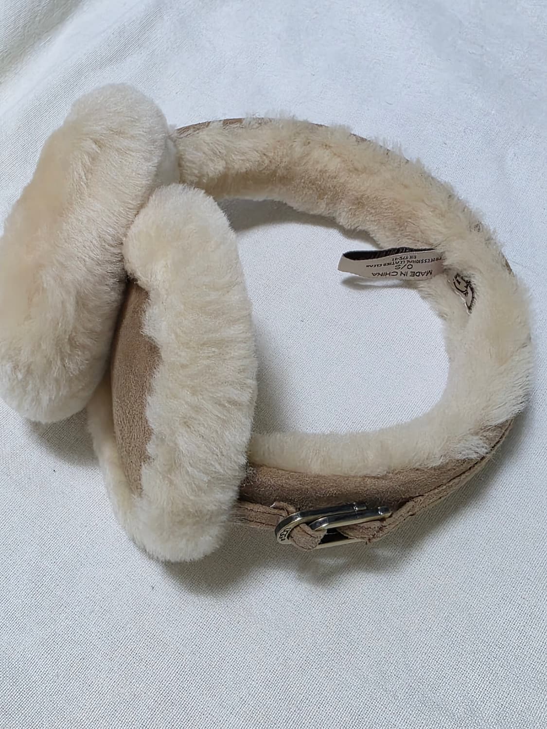 UGG 어그 클래식 리얼 시어링 이어머프 베이지 O/S 상품이미지1