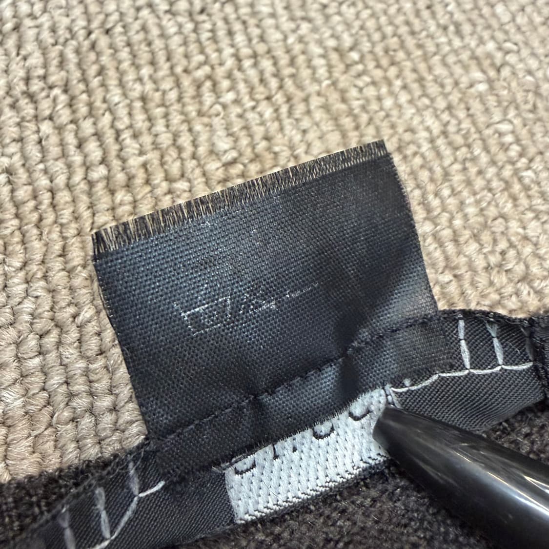 90s gucci 실크 블랜드 브이넥 니트 L 상품이미지5