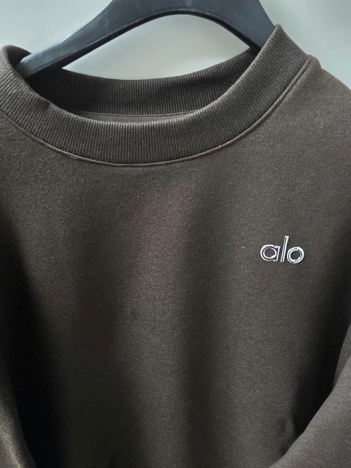 alo 알로 브라운 맨투맨 약기모 티셔츠 상품이미지2