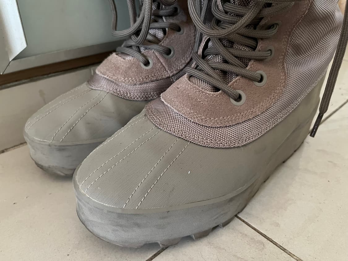 Yeezy 950 moon rock 상품이미지2