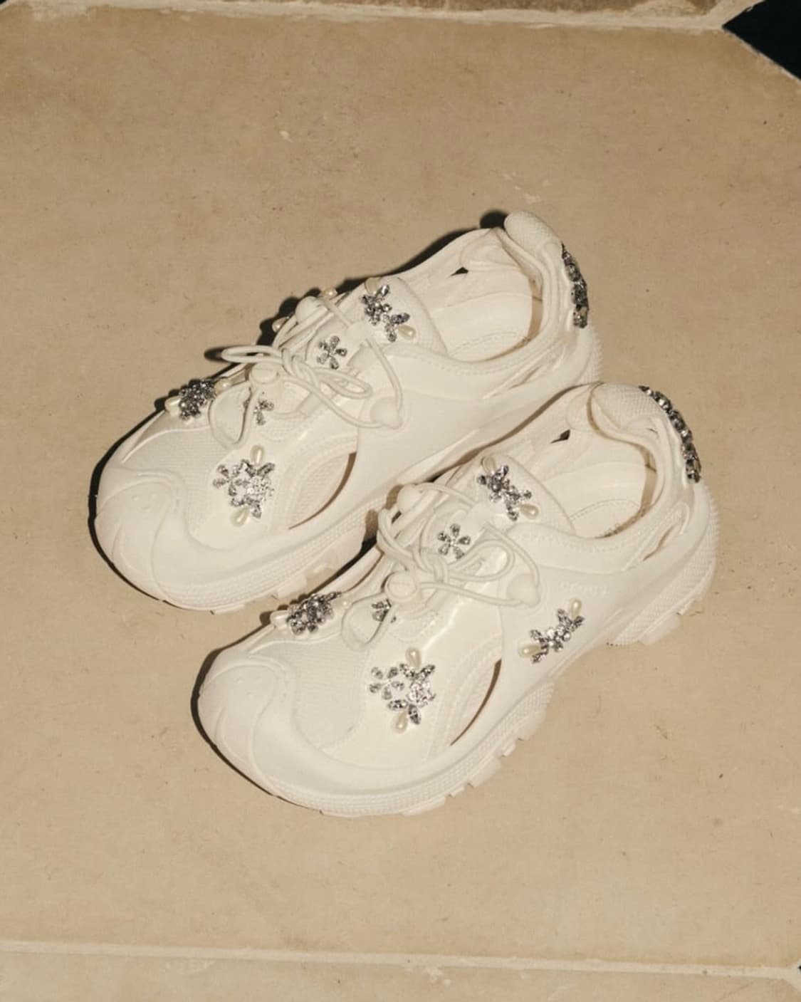 [us7]시몬로샤 x 크록스 25fw Trailbreak 2 슈즈/화이트 상품이미지2