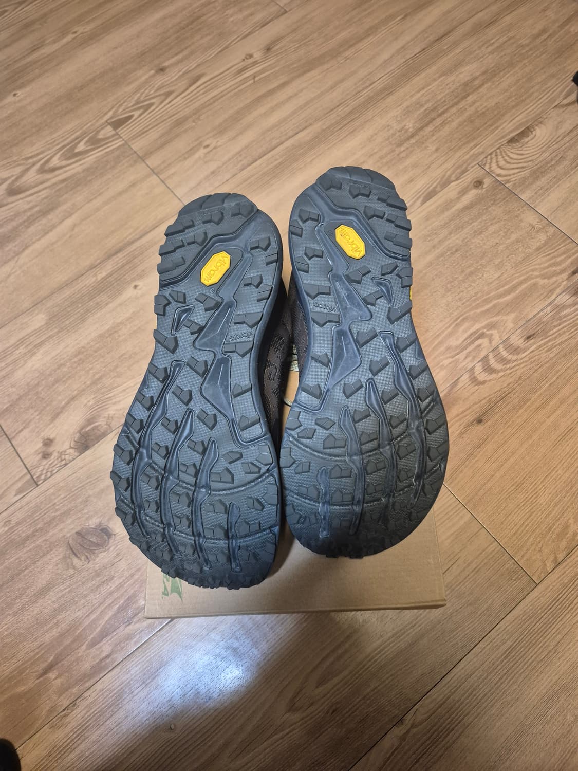 (250/2회착)알트라 x 로아 팀프 5 고어텍스 브라운 상품이미지3