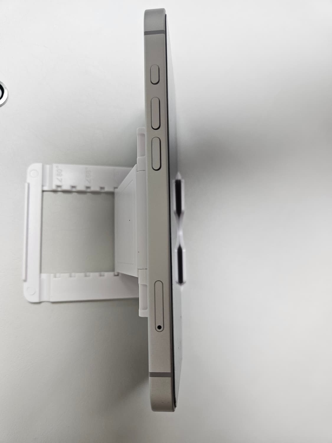 아이폰16e 상품이미지6