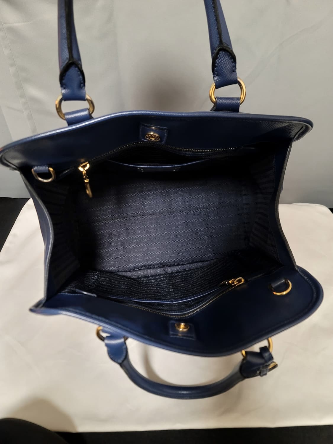 프라다 가방,크로스백토트백(디올샤넬보테가루이비통구찌셀린느생로랑발렌시아가 상품이미지6