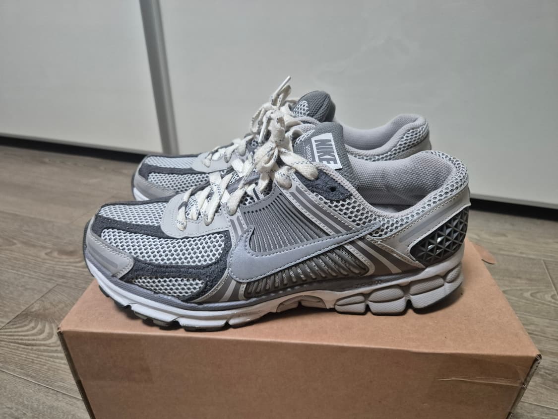 나이키 줌 보메로5 275 상품이미지2