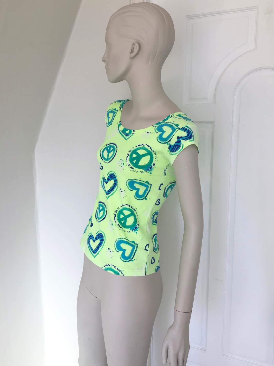PINK  Neon Lime Peace Graphic Top 상품이미지5