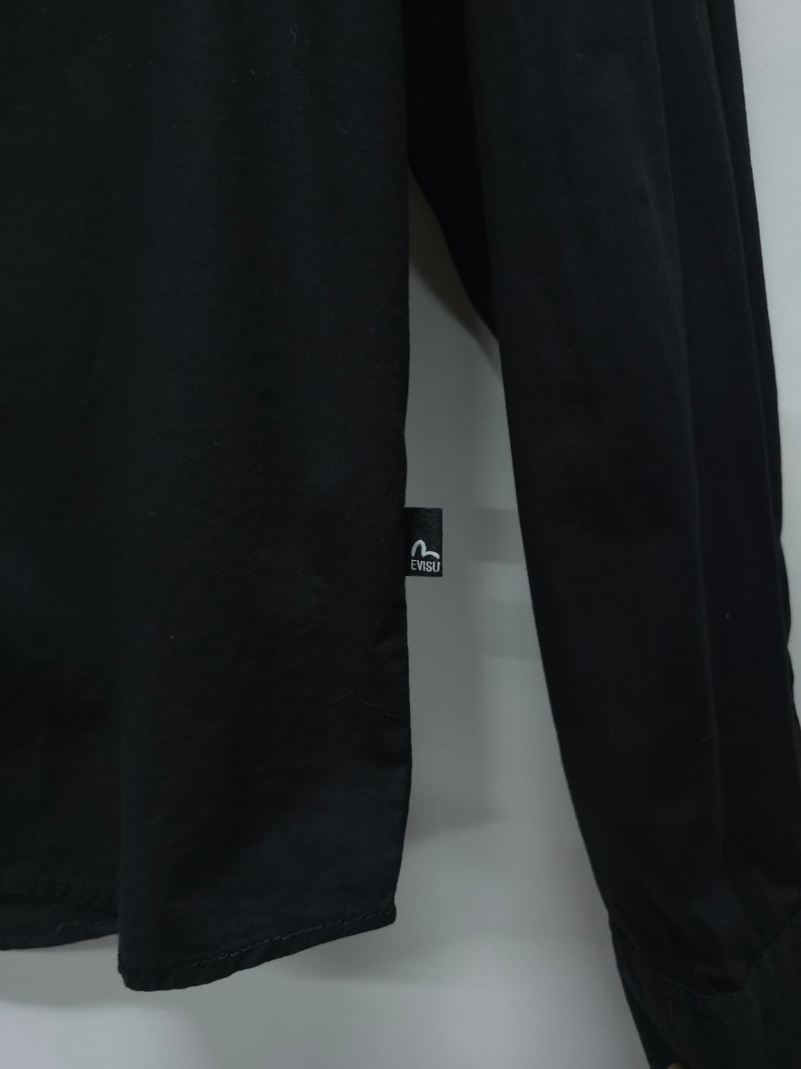 에비수(EVISU) 블랙 포인트자수 스판셔츠 (95) 상품이미지4