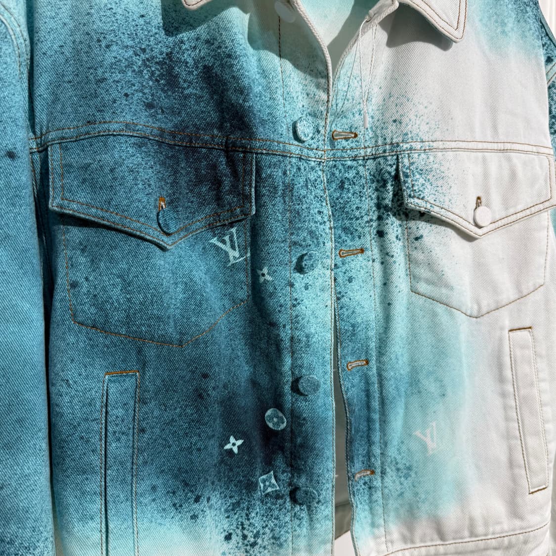 (44) 루이비통 스프레이 데님 자켓 상품이미지2