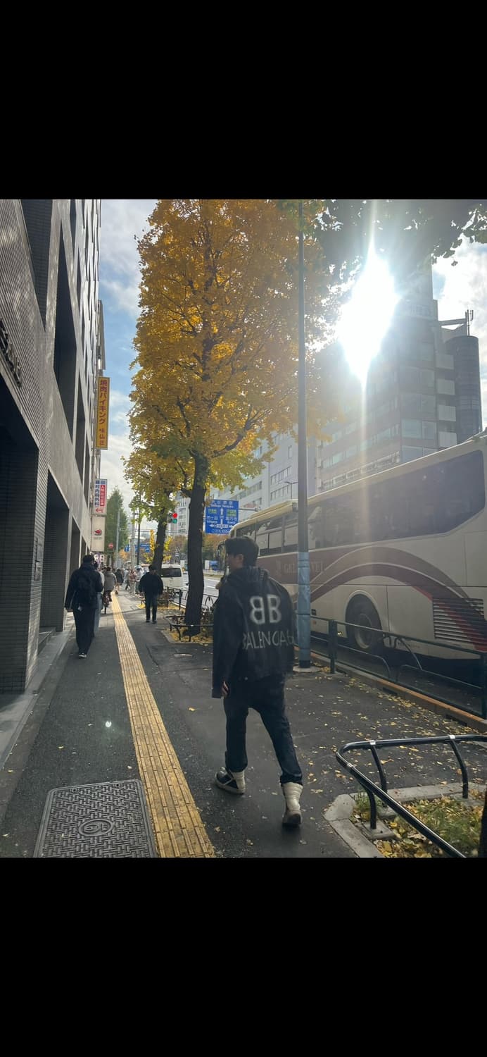 발렌시아가 스프레이 데님 자켓 상품이미지7