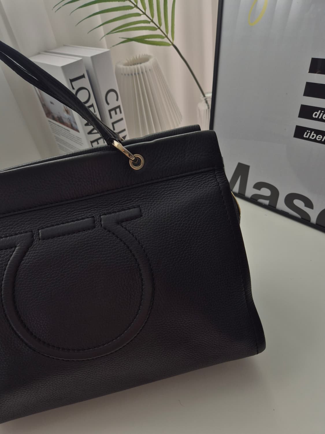 페라가모 레더 사각 토트백 상품이미지2