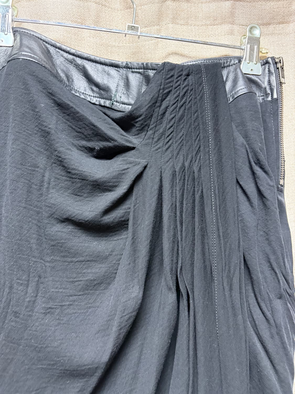 헬무트랭 드레이핑 저지 블랙 스커트 상품이미지3