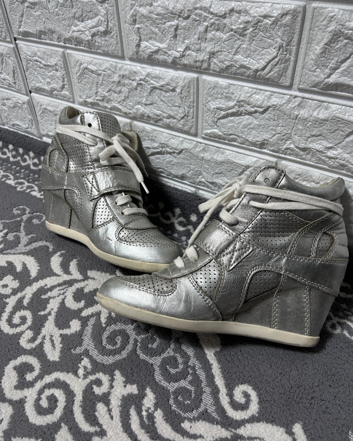 Ash 아쉬 메탈릭 실버 히든 웨지힐 스니커즈 상품이미지4