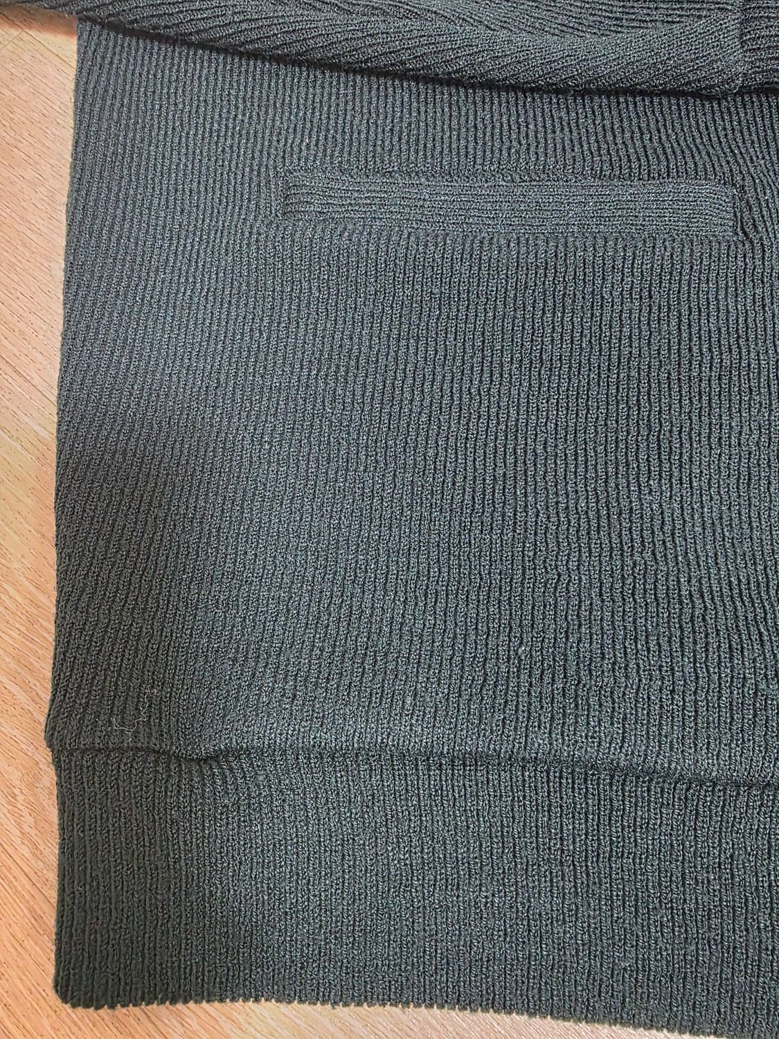 골스튜디오 브이넥 자수 로고 가디건 XL 상품이미지5