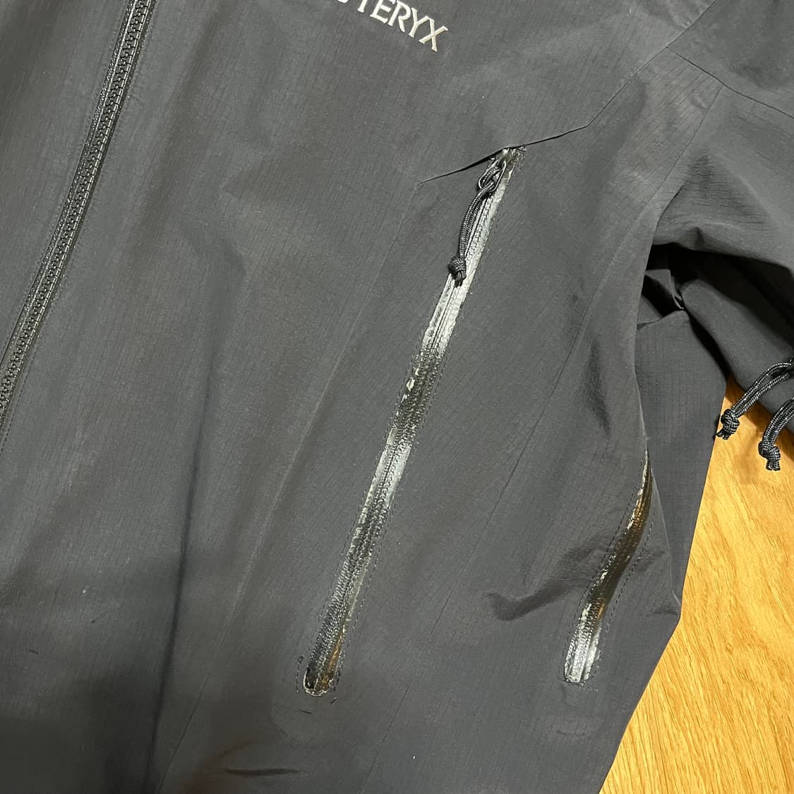 아크테릭스 베타ar 블랙 M사이즈 3레이어 바람막이 방수 등산 자켓 상품이미지5