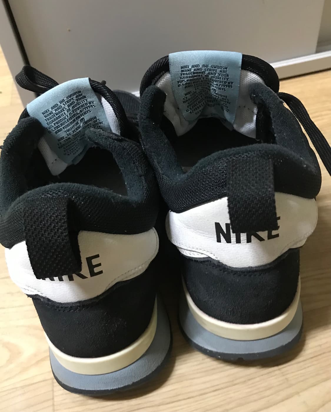 나이키 인터내셔널리스트미드 블랙 로우탑스니커스 상품이미지5