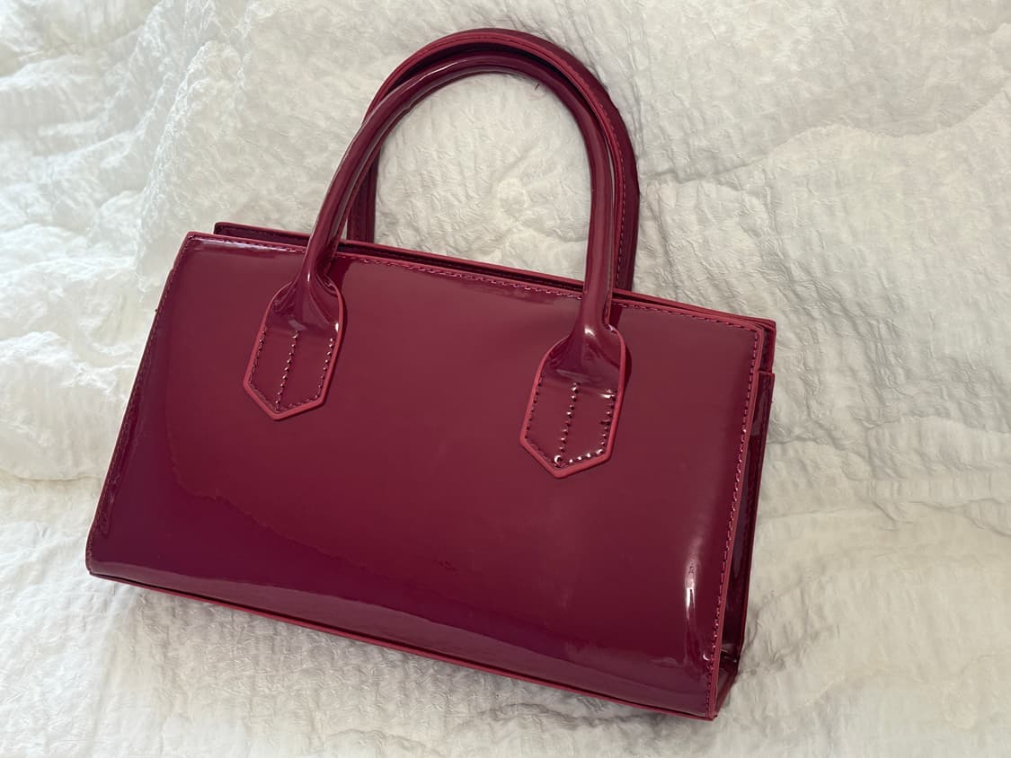 택포)새상품)스퀘어 에나멜 도트백 크로스백 상품이미지7