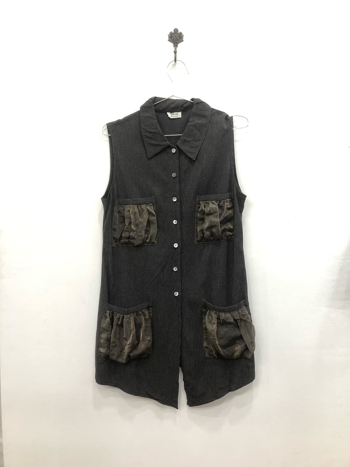 charcoal four big pocket collar vest 상품이미지5