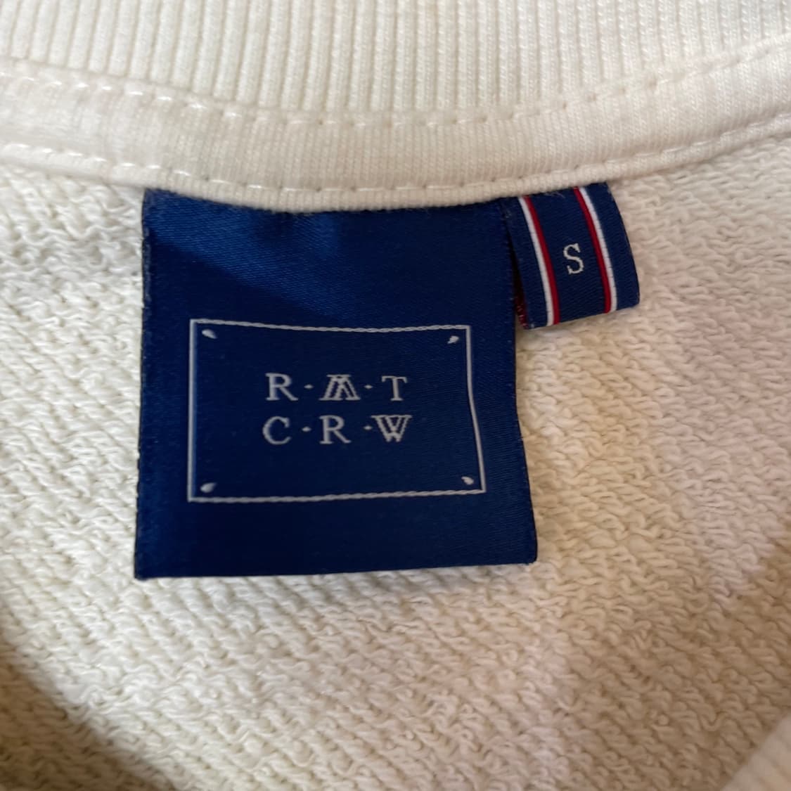 로맨틱크라운 네이비 아이보리 자수 맨투맨 S 상품이미지5