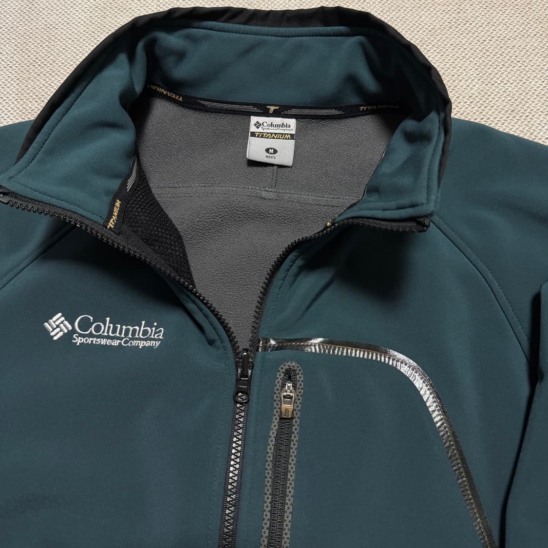 컬럼비아 티타늄 소프트쉘 자켓 상품이미지3