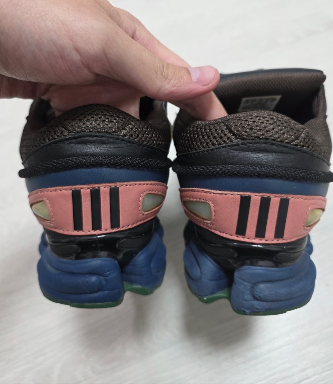 라프 시몬스 x 아디다스 x 오즈위고2 사이즈 255 상품이미지10