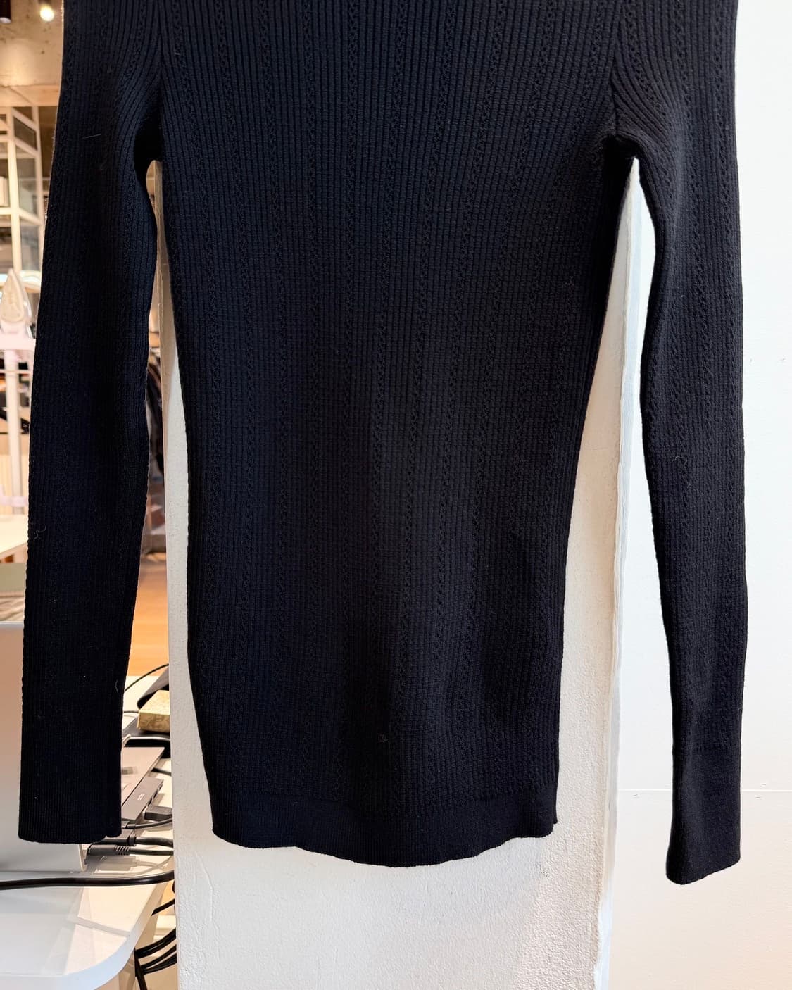 발망 블랙 금장 버튼 울 니트 상품이미지6