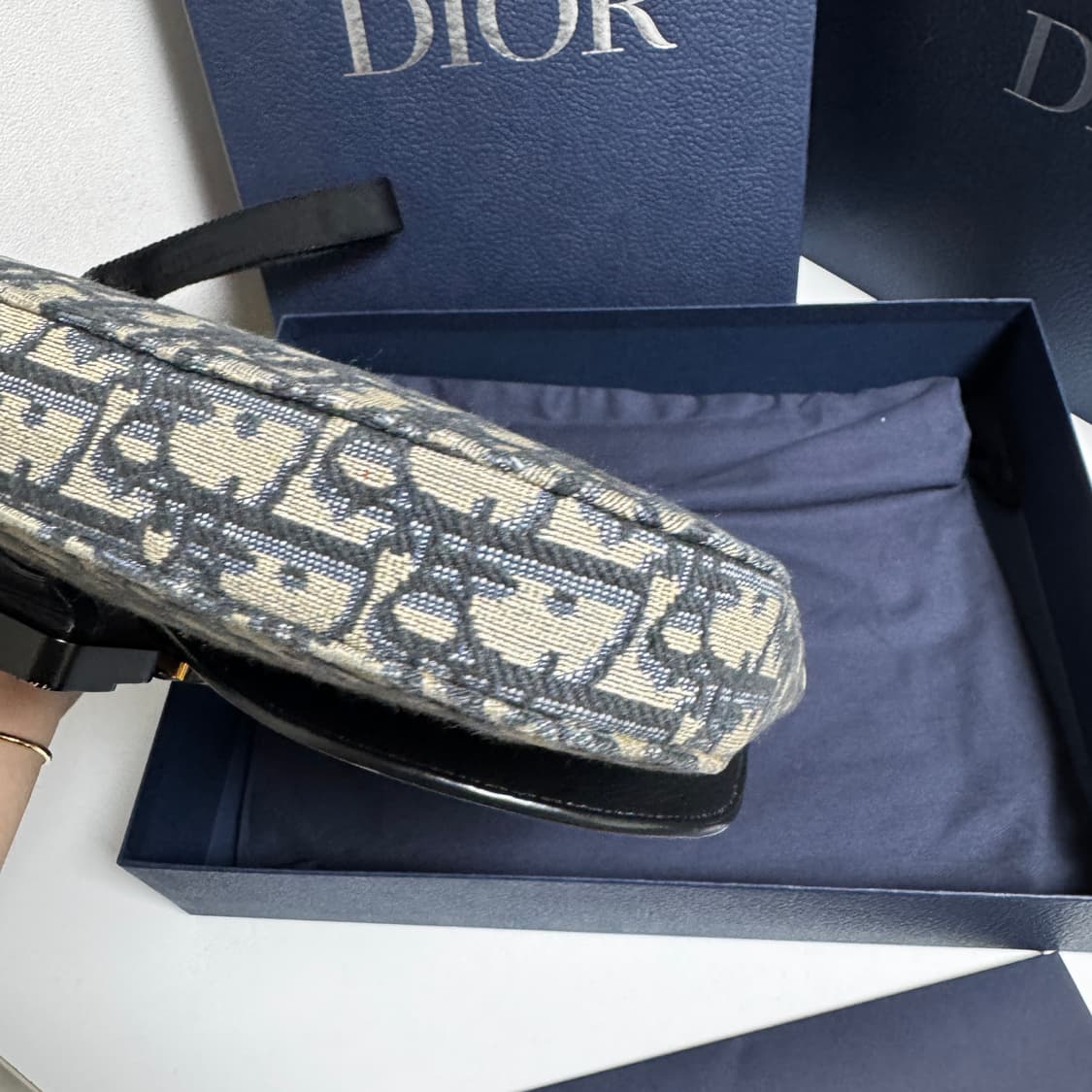 디올 오블리크 새들 A5 클러치 상품이미지5