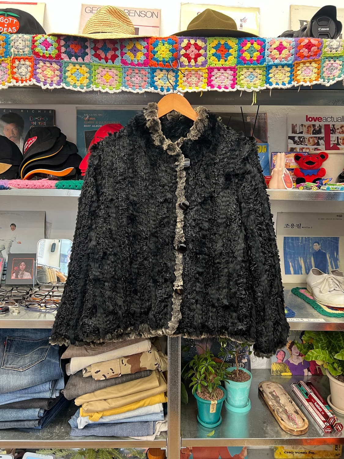 Vintage Black Curly Faux Fur Jacket 상품이미지1