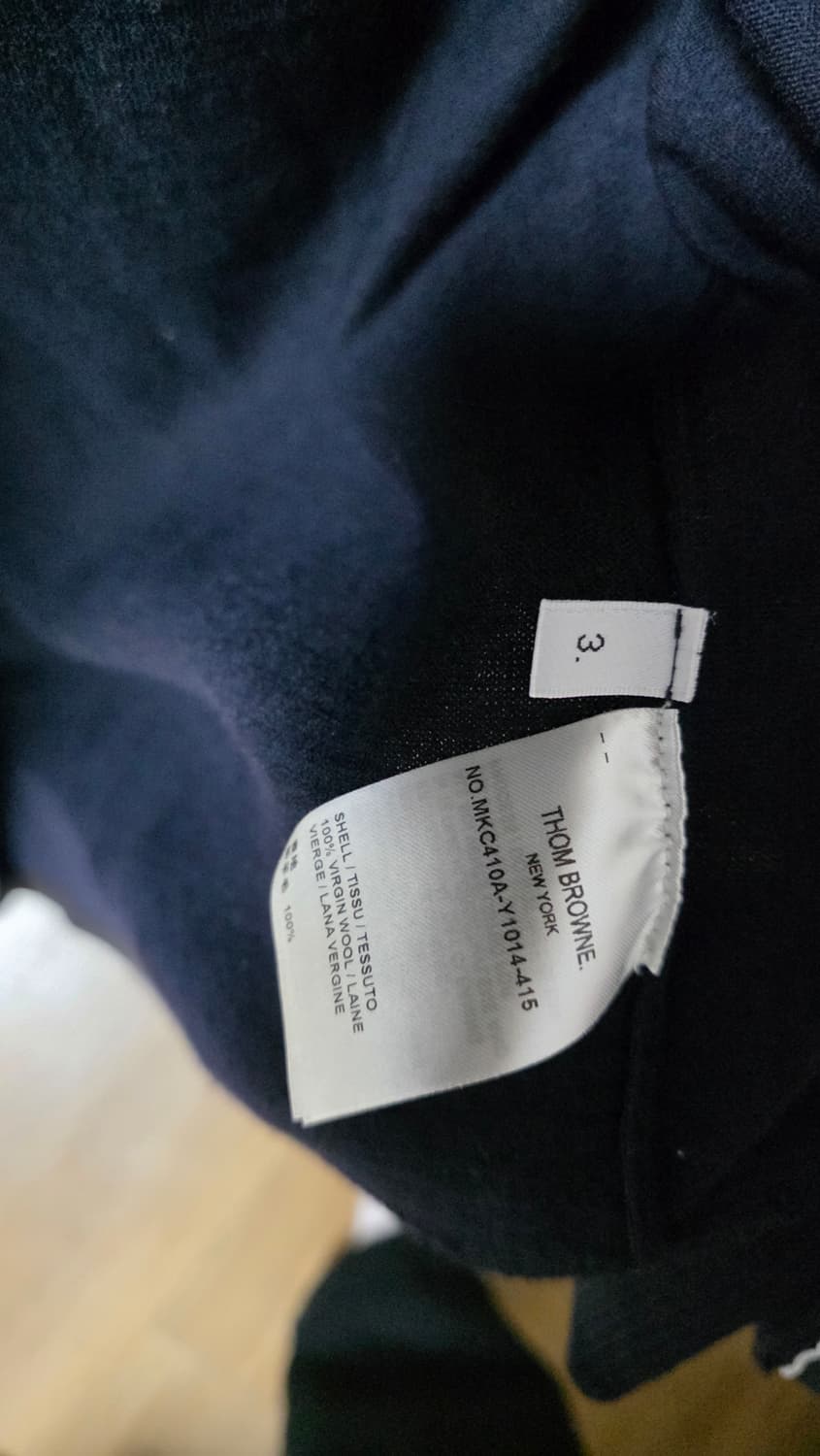 [3,새상품급]24ss 톰브라운 RWB 삼선 가디건 네이비 상품이미지6