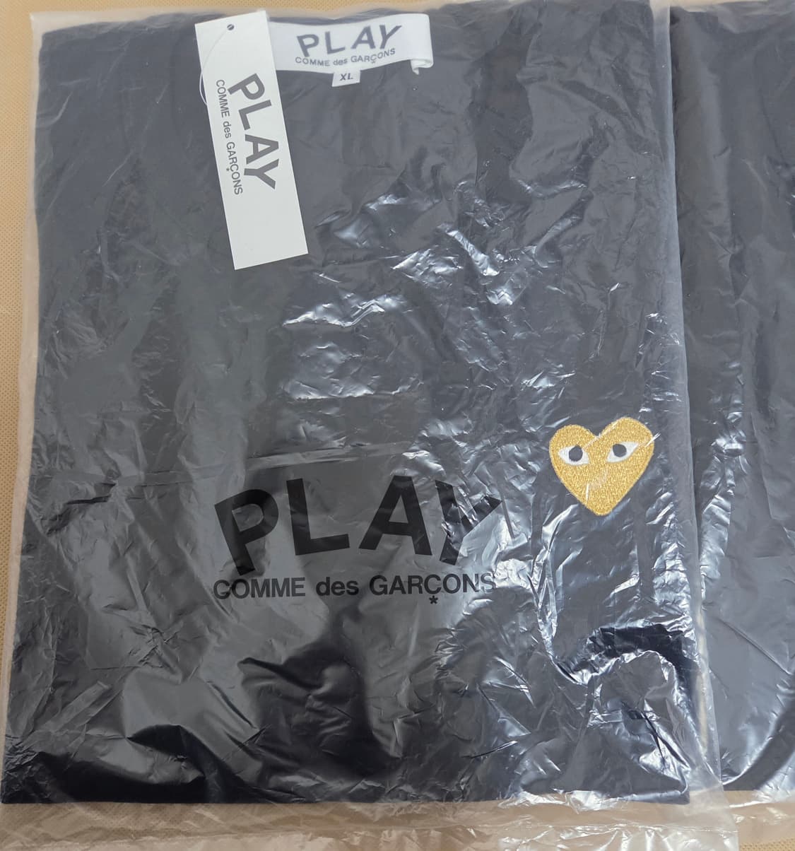 꼼데가르송 블랙 반팔 골드 와펜 XL 상품이미지1