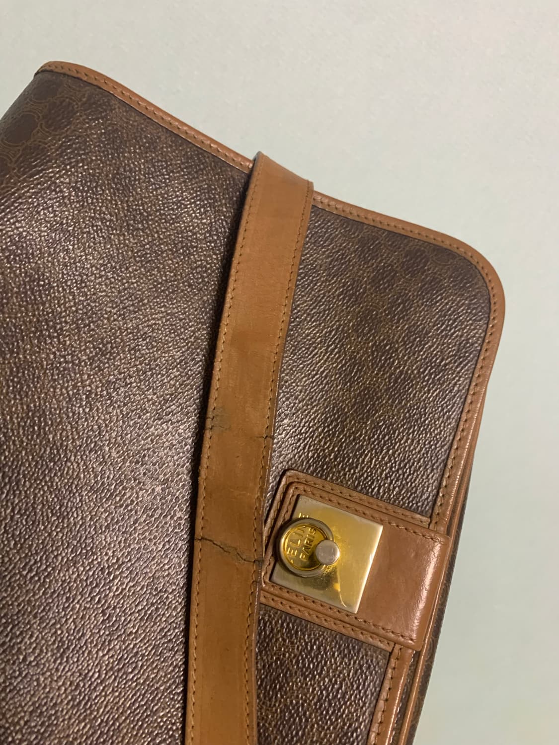 셀린느 마카담 숄더 크로스백. 정품 상품이미지7