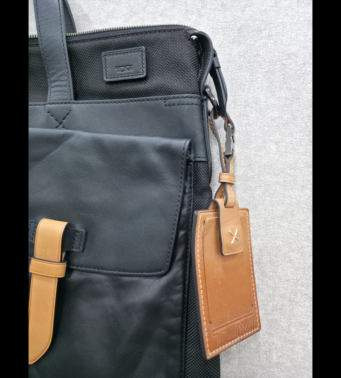 투미 TUMI 산타모니카 윗필드 헬멧백 상품이미지1