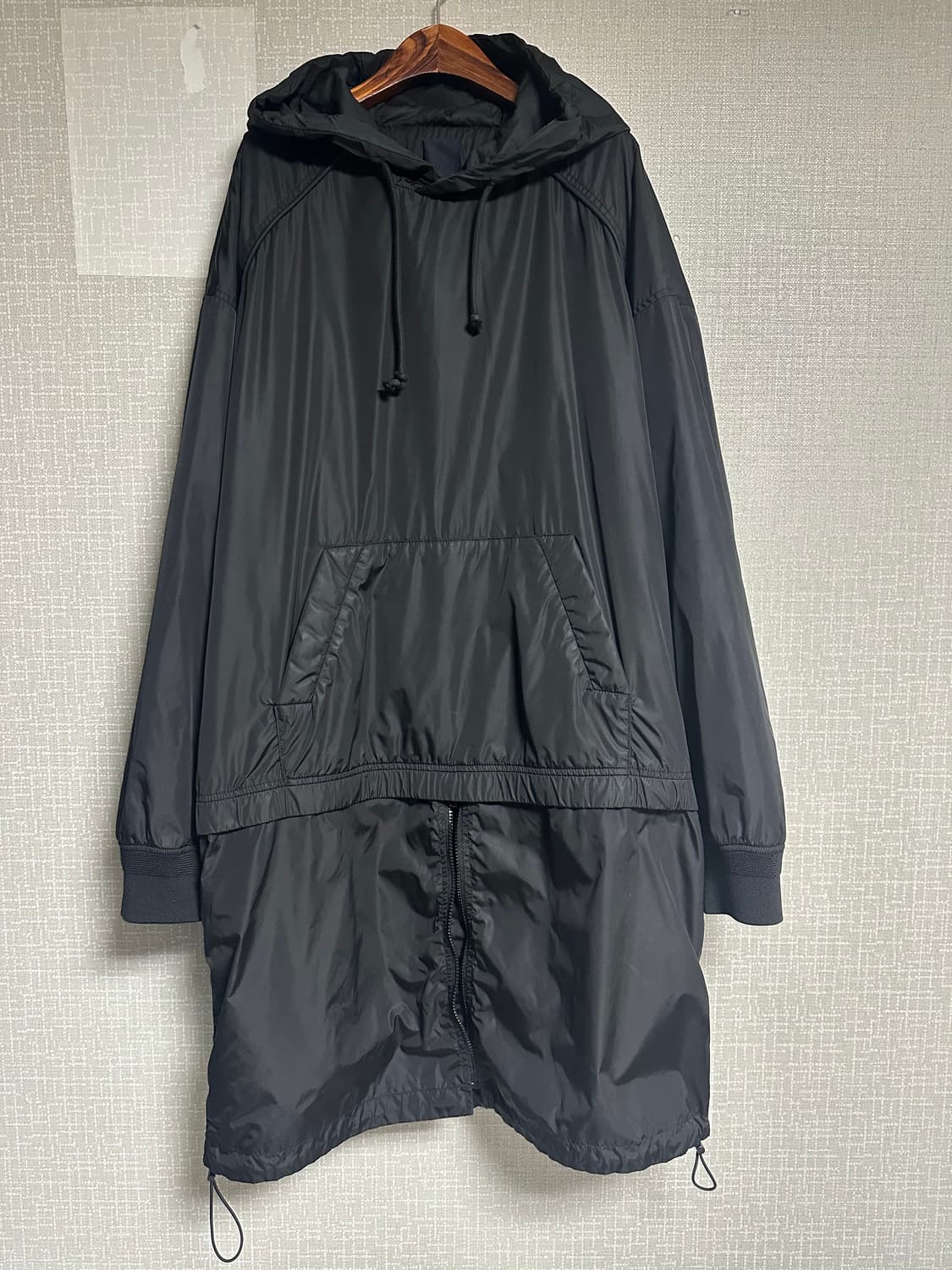 Juun.J의 블랙 후드 롱 코트 상품이미지1