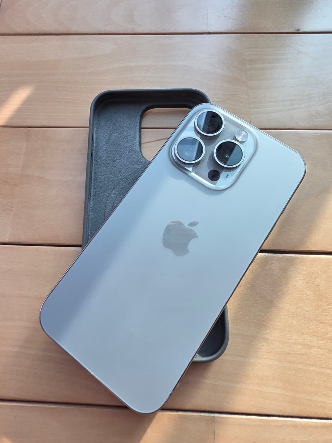 아이폰15pro 내추럴티타늄 상품이미지4