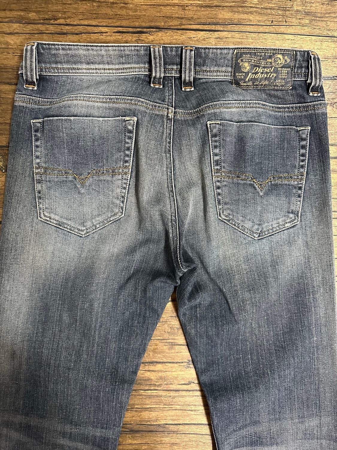 디젤 DIESEL VIKER 0885K 워시드 스트레이트 데님 팬츠 32 상품이미지9