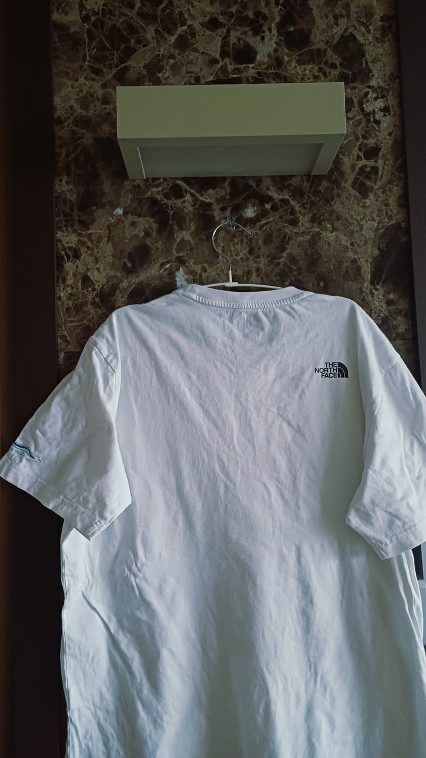 노스페이스 화이트 반팔 상품이미지2