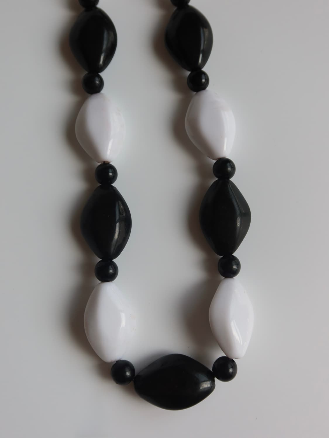 monochrome chunky bead necklace 상품이미지4
